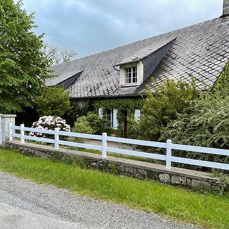 Une Pause En Correze Sarroux Eksteriør billede