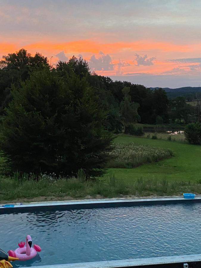 Une Pause En Correze Sarroux Eksteriør billede