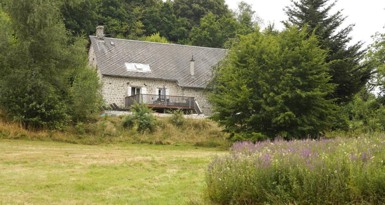 Une Pause En Correze Sarroux Eksteriør billede