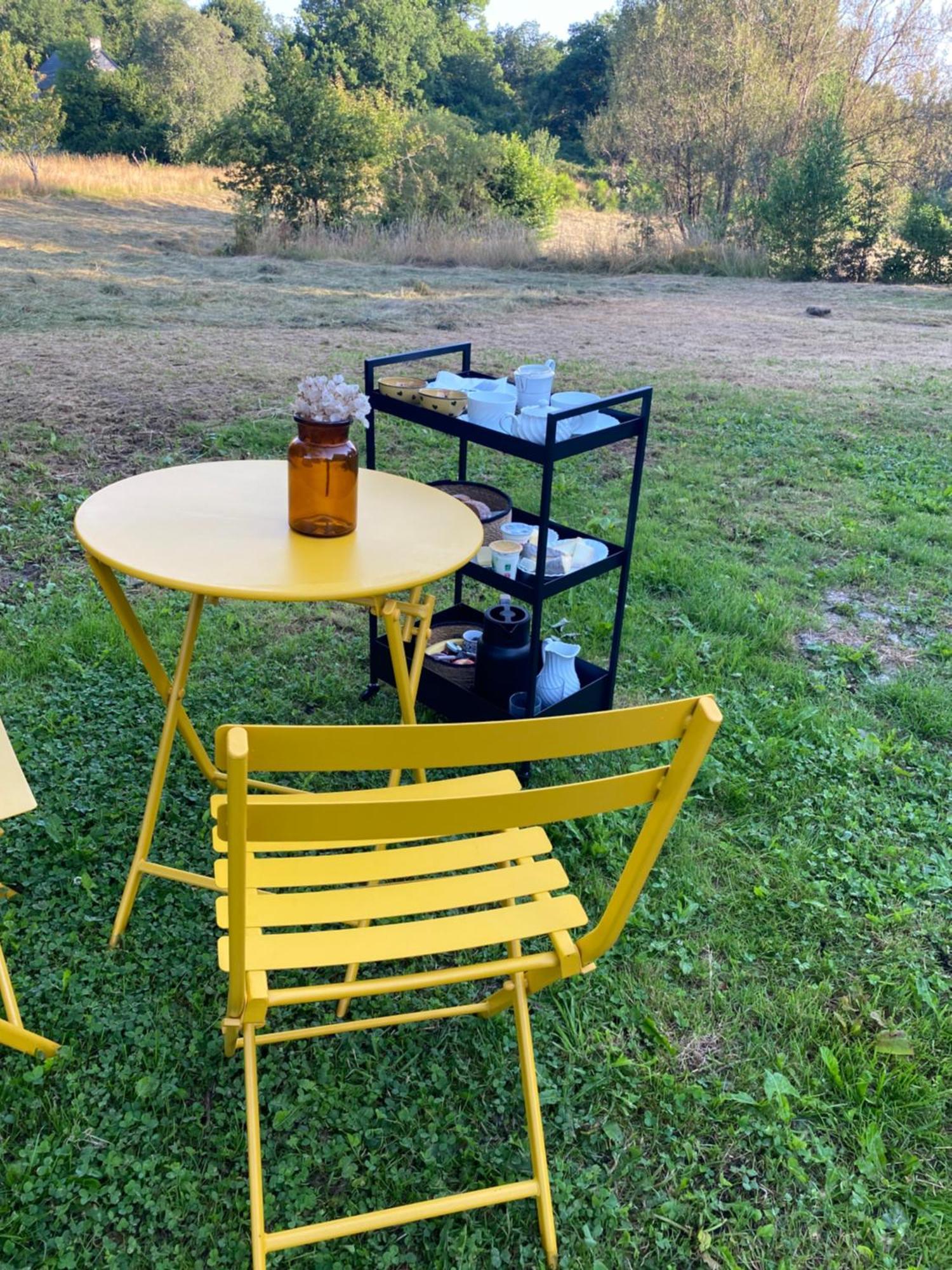 Une Pause En Correze Sarroux Eksteriør billede